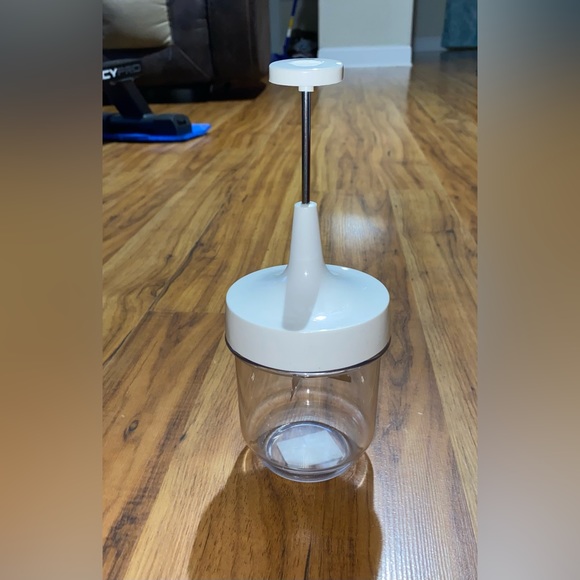 Vintage Manual Food Chopper With Stainless Steel Blades - Picture 3 of 13